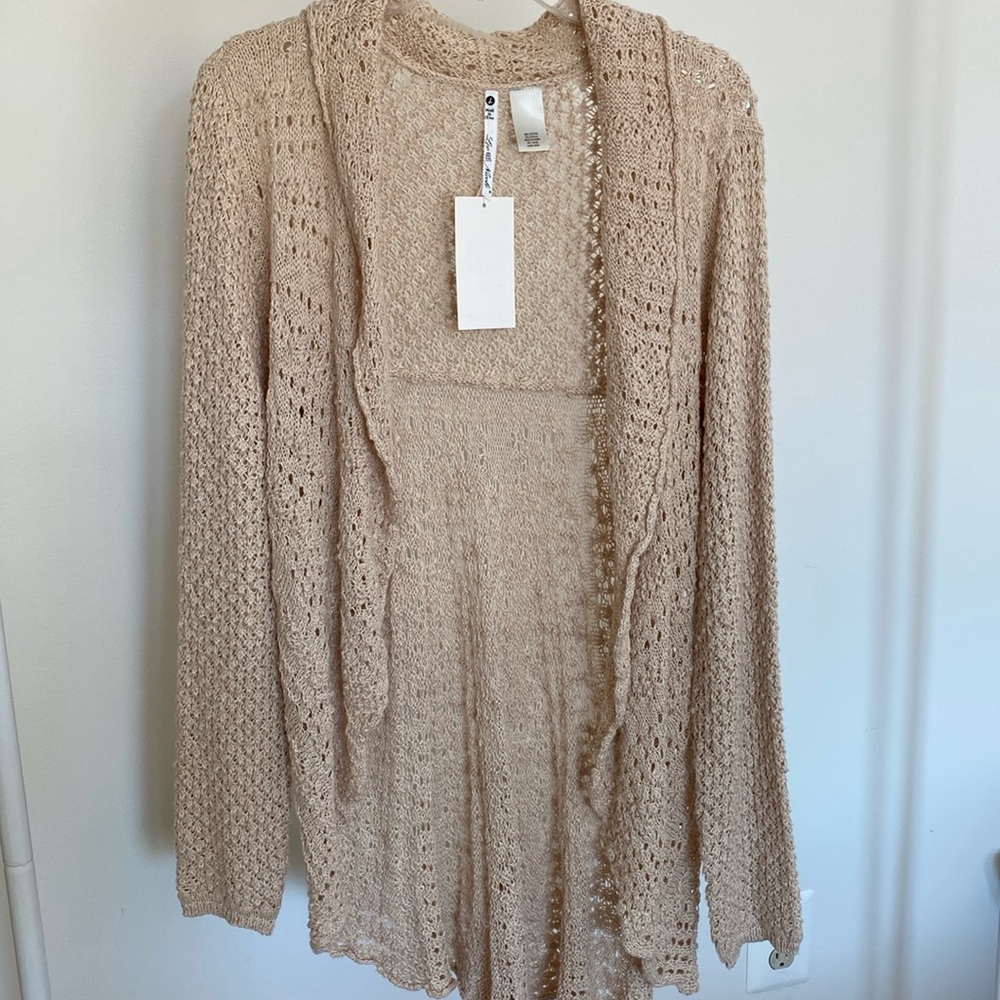 Leo & Nicole Tan Crochet Duster Cardigan, size L